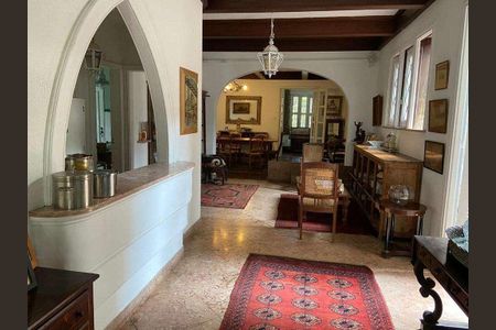 Casa à venda com 900m², 7 quartos e 3 vagas