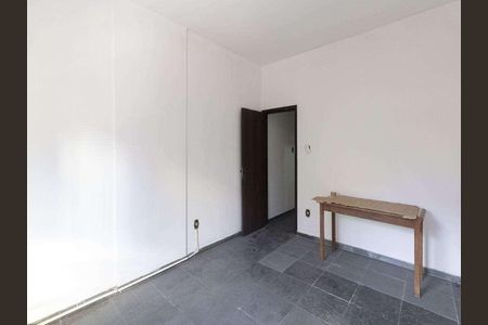 Casa à venda com 74m², 2 quartos e sem vaga