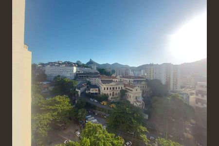 Apartamento à venda com 105m², 3 quartos e sem vaga