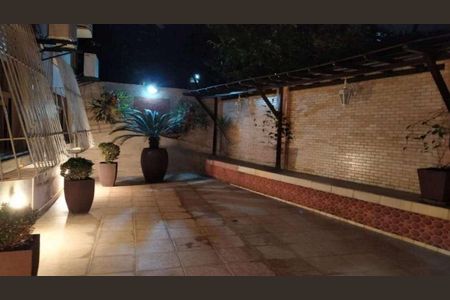 Apartamento à venda com 162m², 4 quartos e 1 vaga