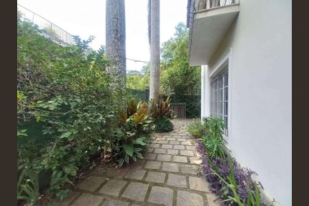 Casa à venda com 740m², 4 quartos e 2 vagas