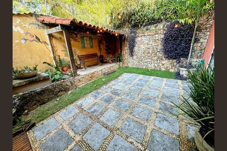 Casa à venda com 410m², 4 quartos e 2 vagas