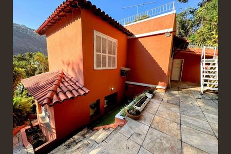 Casa à venda com 410m², 4 quartos e 2 vagas