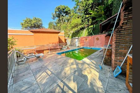 Casa à venda com 410m², 4 quartos e 2 vagas
