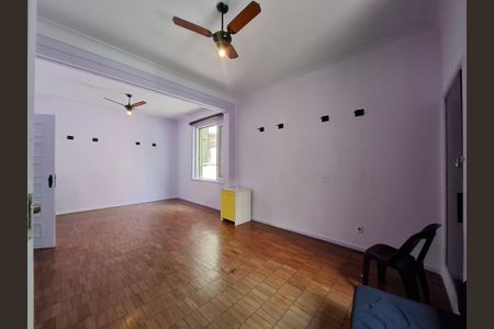 Casa à venda com 240m², 4 quartos e 2 vagas Casa à venda com 240m², 4 quartos e 2 vagasSuíte