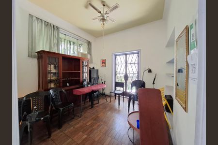 Casa à venda com 240m², 4 quartos e 2 vagas Casa à venda com 240m², 4 quartos e 2 vagasSala 2