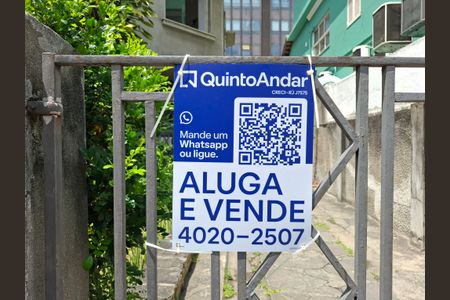 Casa à venda com 240m², 4 quartos e 2 vagas Casa à venda com 240m², 4 quartos e 2 vagasPlaca