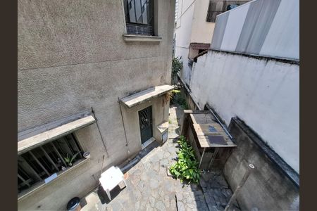 Casa à venda com 240m², 4 quartos e 2 vagas Casa à venda com 240m², 4 quartos e 2 vagasÁrea externa