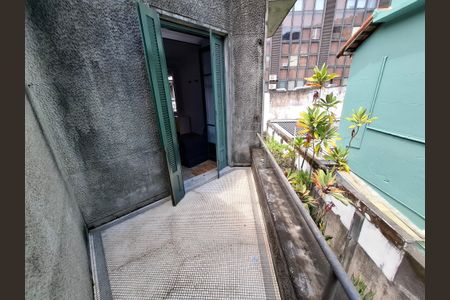 Casa à venda com 240m², 4 quartos e 2 vagas Casa à venda com 240m², 4 quartos e 2 vagasVaranda da suíte