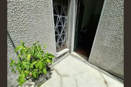 Casa à venda com 240m², 4 quartos e 2 vagas Casa à venda com 240m², 4 quartos e 2 vagasVaranda do quarto 3