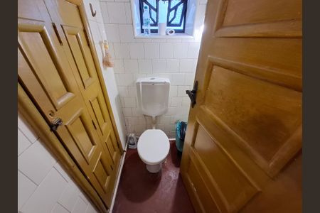 Casa à venda com 240m², 4 quartos e 2 vagas Casa à venda com 240m², 4 quartos e 2 vagasLavabo