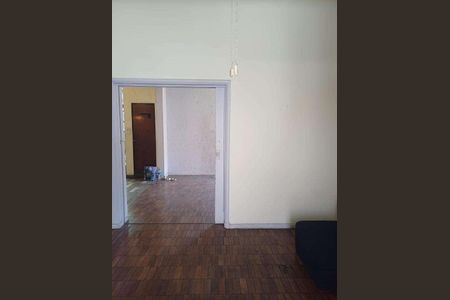 Casa à venda com 240m², 3 quartos e 2 vagas