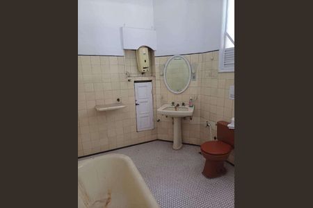 Casa à venda com 240m², 3 quartos e 2 vagas