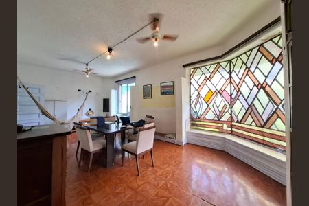 Casa à venda com 240m², 4 quartos e 2 vagas Casa à venda com 240m², 4 quartos e 2 vagasQuarto 2