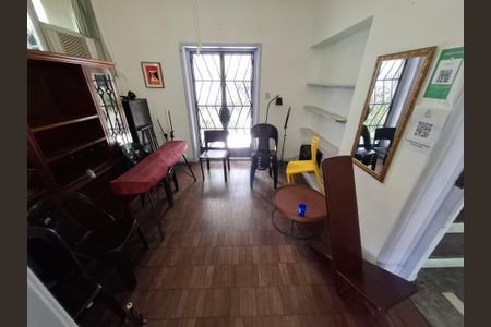 Casa à venda com 240m², 4 quartos e 2 vagas Casa à venda com 240m², 4 quartos e 2 vagasSala 2