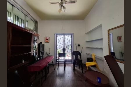 Casa à venda com 240m², 4 quartos e 2 vagas Casa à venda com 240m², 4 quartos e 2 vagasSala 2