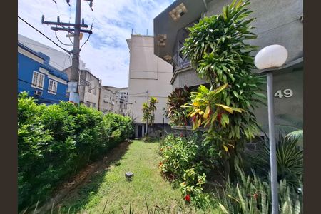 Casa à venda com 240m², 4 quartos e 2 vagas Casa à venda com 240m², 4 quartos e 2 vagasEntrada