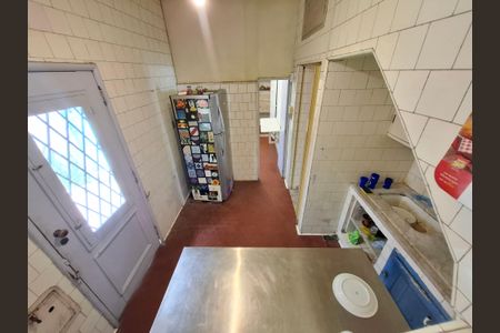 Casa à venda com 240m², 4 quartos e 2 vagas Casa à venda com 240m², 4 quartos e 2 vagasCozinha