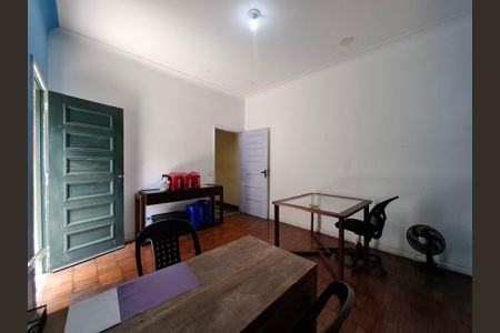 Casa à venda com 240m², 4 quartos e 2 vagas Casa à venda com 240m², 4 quartos e 2 vagasQuarto 3