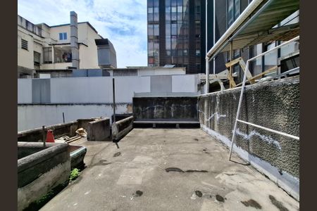 Casa à venda com 240m², 4 quartos e 2 vagas Casa à venda com 240m², 4 quartos e 2 vagasÁrea externa