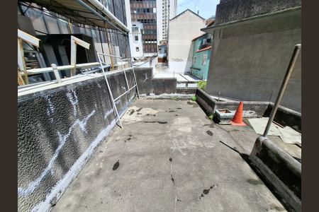 Casa à venda com 240m², 4 quartos e 2 vagas Casa à venda com 240m², 4 quartos e 2 vagasÁrea externa