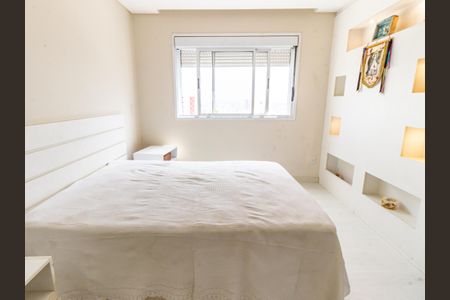 Apartamento à venda com 178m², 4 quartos e 3 vagas Apartamento à venda com 178m², 4 quartos e 3 vagasSuíte 1