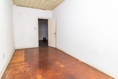 Casa à venda com 200m², 2 quartos e 4 vagas Casa à venda com 200m², 2 quartos e 4 vagasQuarto