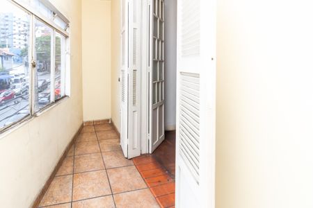 Casa à venda com 200m², 2 quartos e 4 vagas Casa à venda com 200m², 2 quartos e 4 vagasVaranda do Quarto