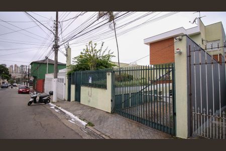 Casa de condomínio à venda com 72m², 2 quartos e 2 vagas Casa de condomínio à venda com 72m², 2 quartos e 2 vagasFachada
