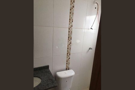 Casa à venda com 60m², 2 quartos e 1 vaga
