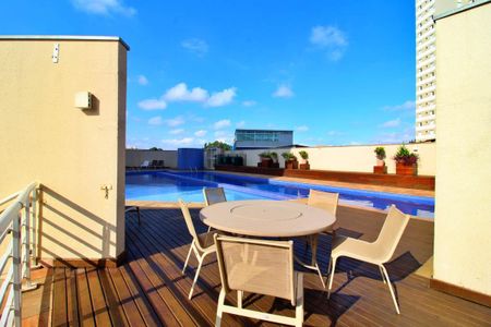 Apartamento à venda com 114m², 2 quartos e 2 vagas Apartamento à venda com 114m², 2 quartos e 2 vagasÁrea comum - Piscina