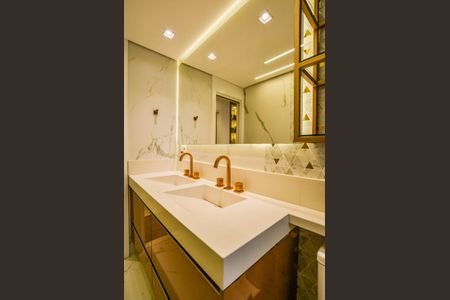 Apartamento à venda com 114m², 2 quartos e 2 vagas Apartamento à venda com 114m², 2 quartos e 2 vagasBanheiro da Suíte 2