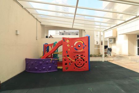 Apartamento à venda com 114m², 2 quartos e 2 vagas Apartamento à venda com 114m², 2 quartos e 2 vagasÁrea comum - Playground