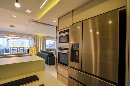 Apartamento à venda com 114m², 2 quartos e 2 vagas Apartamento à venda com 114m², 2 quartos e 2 vagasCozinha