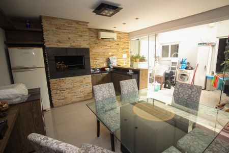 Casa à venda com 180m², 3 quartos e 2 vagasVaranda
