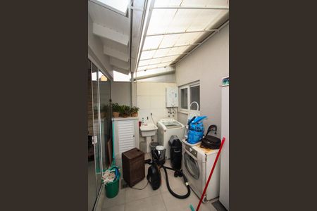 Casa à venda com 180m², 3 quartos e 2 vagasÁrea de Serviço