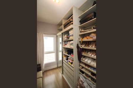 Casa à venda com 180m², 3 quartos e 2 vagasCloset