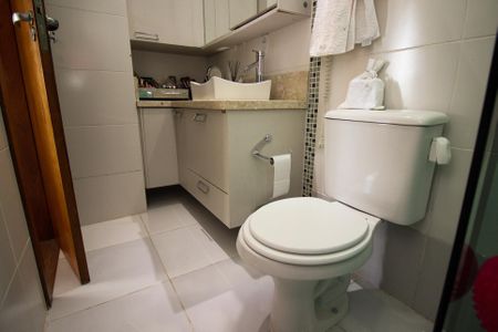 Casa à venda com 180m², 3 quartos e 2 vagasBanheiro da Suíte