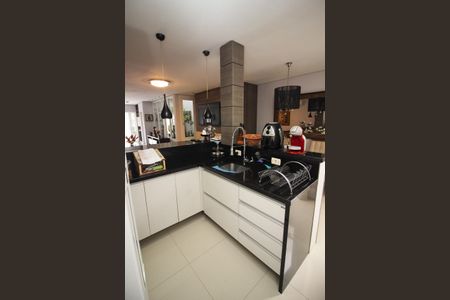 Casa à venda com 180m², 3 quartos e 2 vagasCozinha