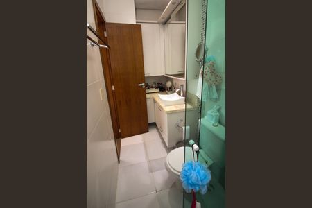 Casa à venda com 180m², 3 quartos e 2 vagasBanheiro da Suíte