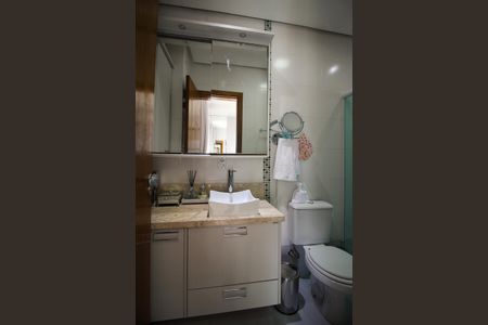 Casa à venda com 180m², 3 quartos e 2 vagasBanheiro da Suíte