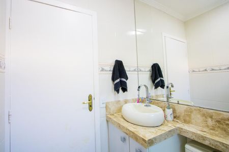 Apartamento à venda com 140m², 2 quartos e 2 vagas Apartamento à venda com 140m², 2 quartos e 2 vagasBanheiro social