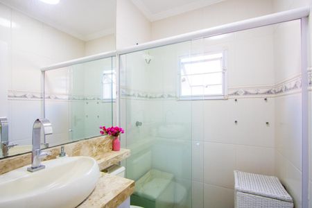 Apartamento à venda com 140m², 2 quartos e 2 vagas Apartamento à venda com 140m², 2 quartos e 2 vagasBanheiro social