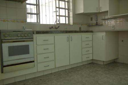 Casa à venda com 220m², 2 quartos e 8 vagasCozinha - Armários