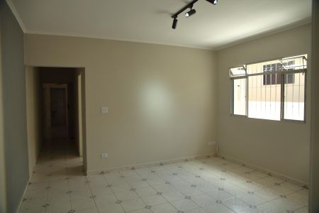 Casa à venda com 220m², 2 quartos e 8 vagasSala