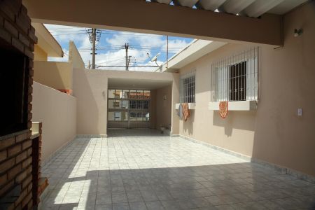 Casa à venda com 220m², 2 quartos e 8 vagasGaragem/Quintal