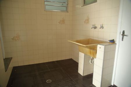 Casa à venda com 220m², 2 quartos e 8 vagasÁrea de Serviço