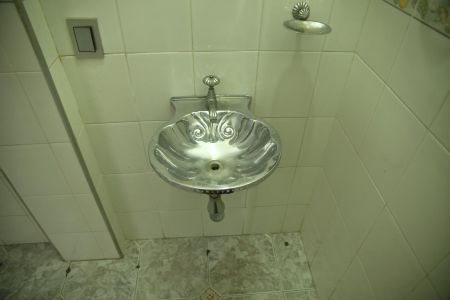 Casa à venda com 220m², 2 quartos e 8 vagasLavatório