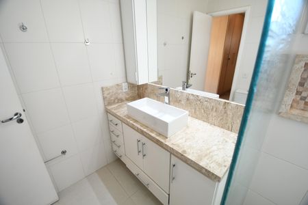 Apartamento para alugar com 137m², 4 quartos e 3 vagasBanheiro da Suíte 1