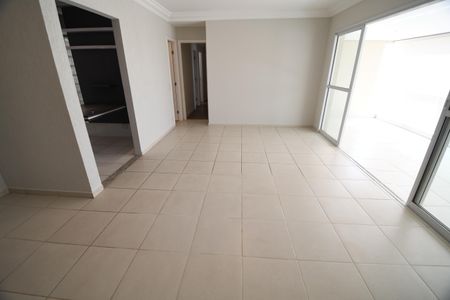 Apartamento para alugar com 137m², 4 quartos e 3 vagasSala